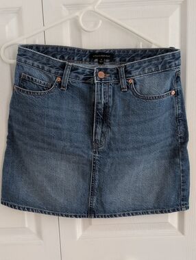 Banana Republic 100% Cotton Light/Medium Wash Blue Denim Mini Skirt